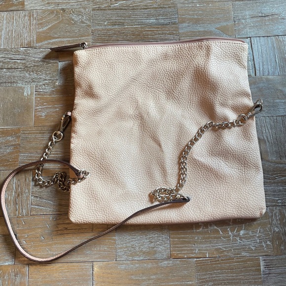 Live Love Loft Two Tone Envelope Crossbody Clutch🖤 - Picture 5 of 16